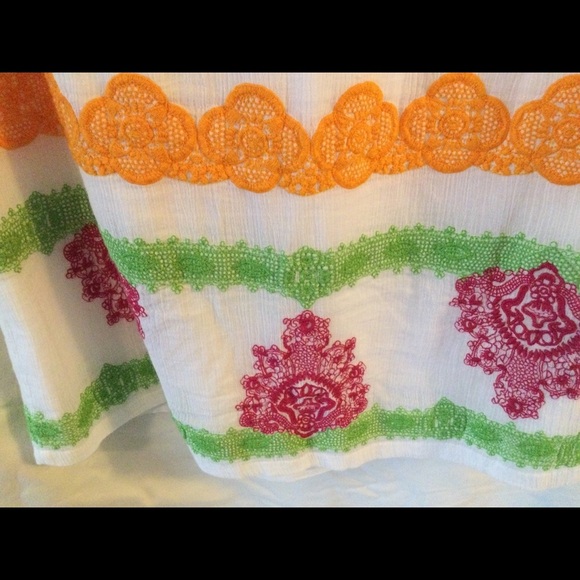 Tommy Bahama white embroidered dress. - Picture 5 of 6